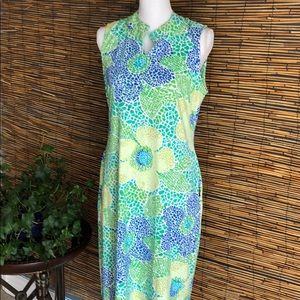 Shift dress, sleeveless and Mandarin collar